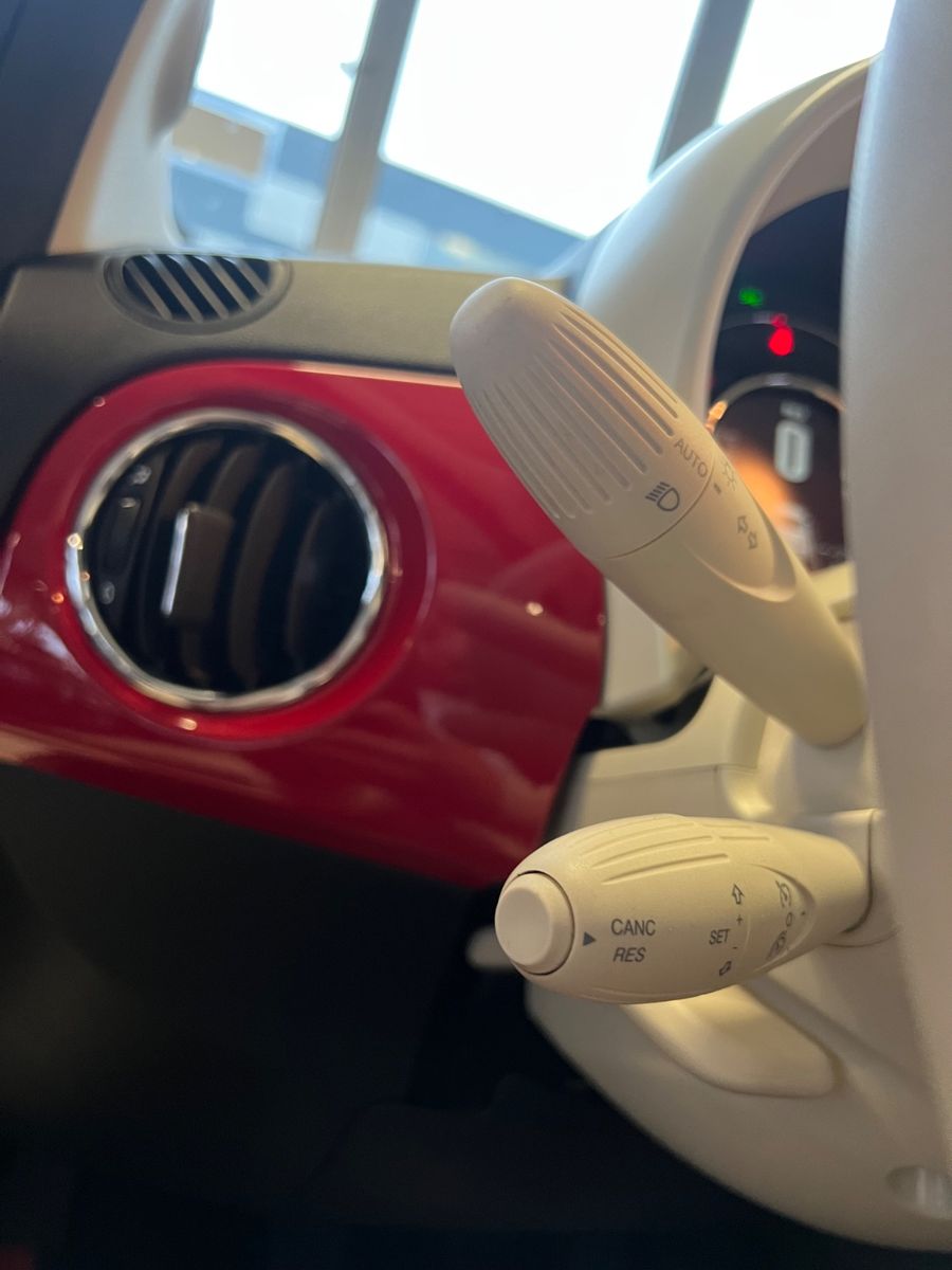 Fahrzeugabbildung Fiat 500 Dolcevita *PANO*TEMPOMAT*PDC*VIELE EXTRA´S