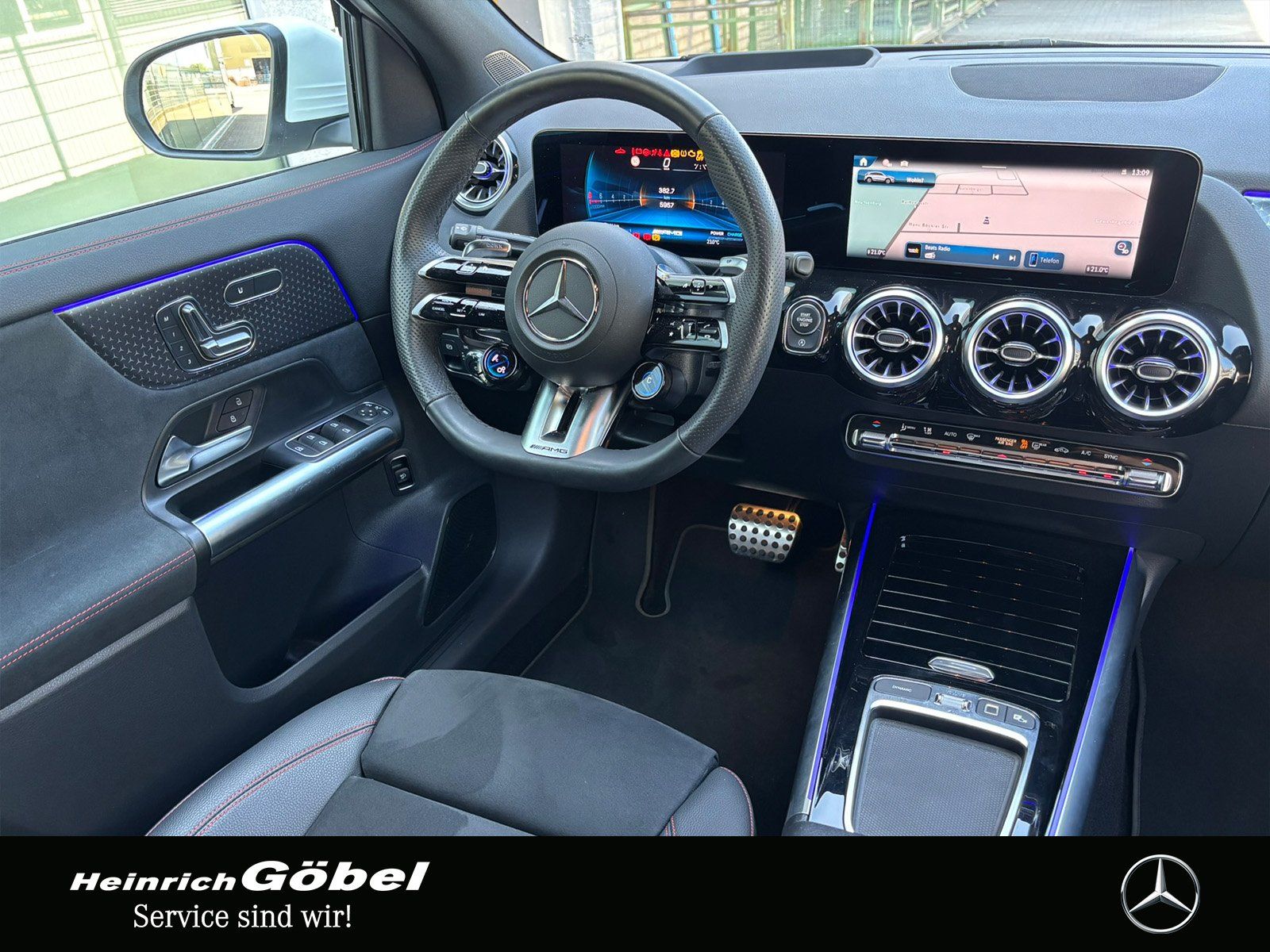 Fahrzeugabbildung Mercedes-Benz AMG GLA 35 4M*HUD*PANO*MEMORY*360°KAMERA*21ZOLL