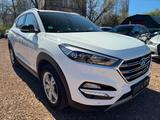 Hyundai Tucson blue Passion + 2WD - Hyundai TUCSON Gebrauchtwagen in Chemnitz