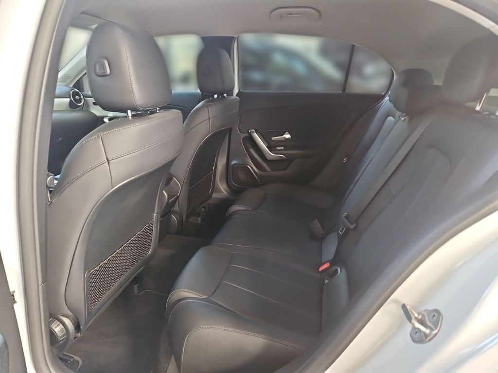 Fahrzeugabbildung Mercedes-Benz A 180 Progressive Night Navi LED Tempomat SHZ