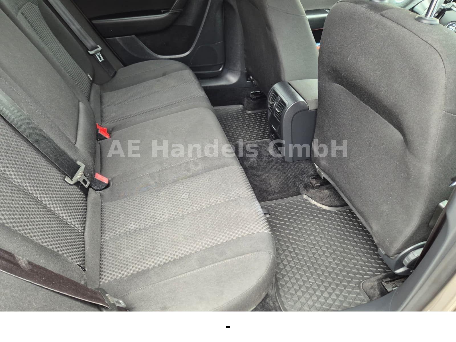 Volkswagen Passat 2012 — photo 22