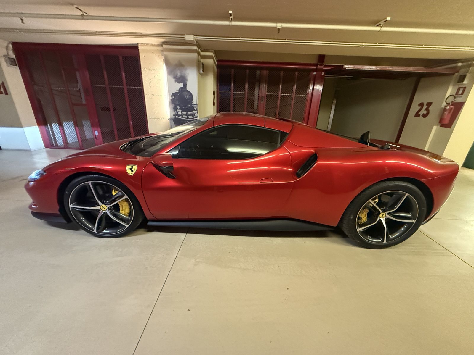 Ferrari 296 GTS GTS / ROSSO MAGMA / ADAS imagem 2