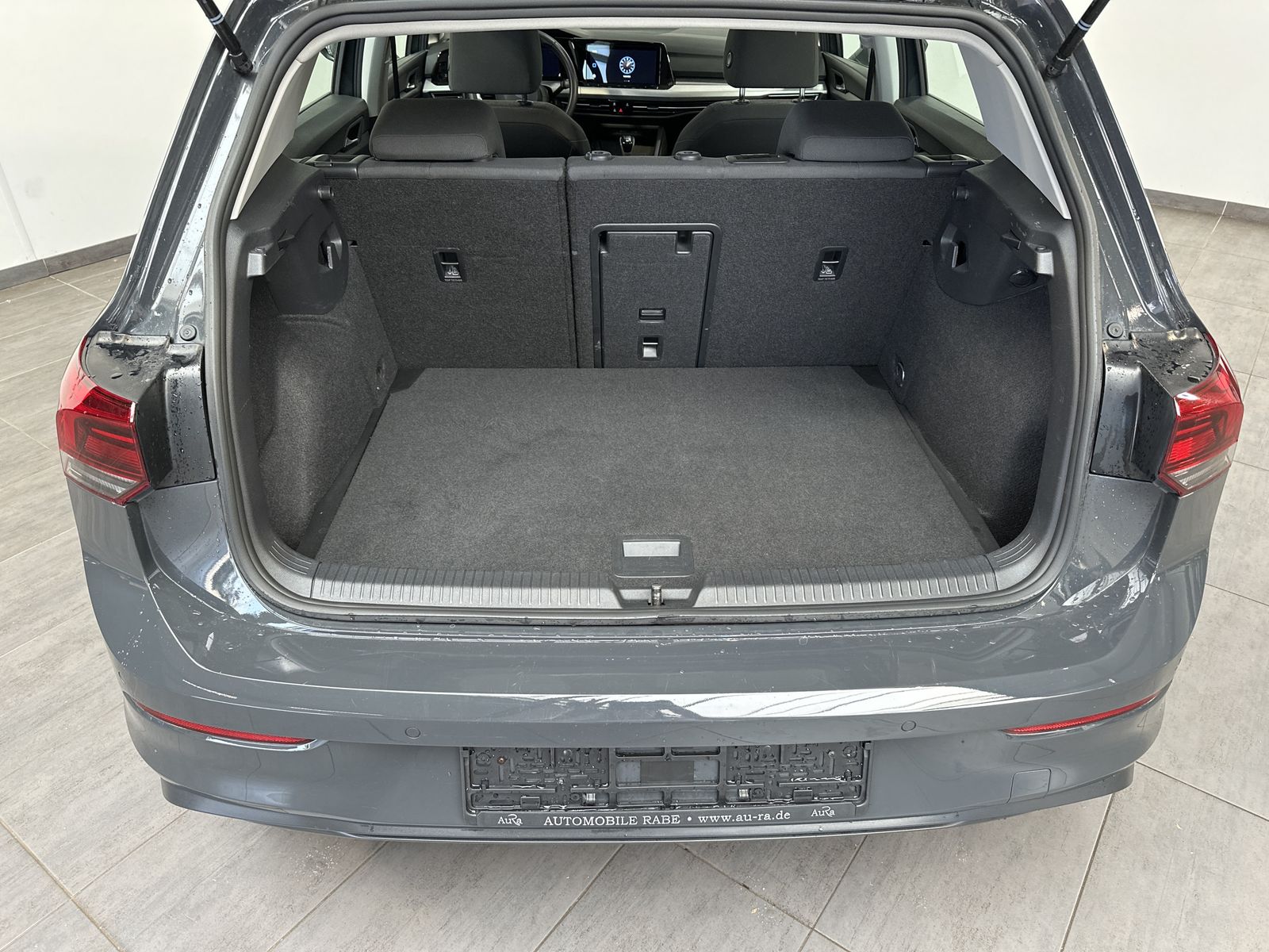 Fahrzeugabbildung Volkswagen Golf 1.5 TSI Life NAV+LED+ACC+CARPLAY+SPURH+EPH