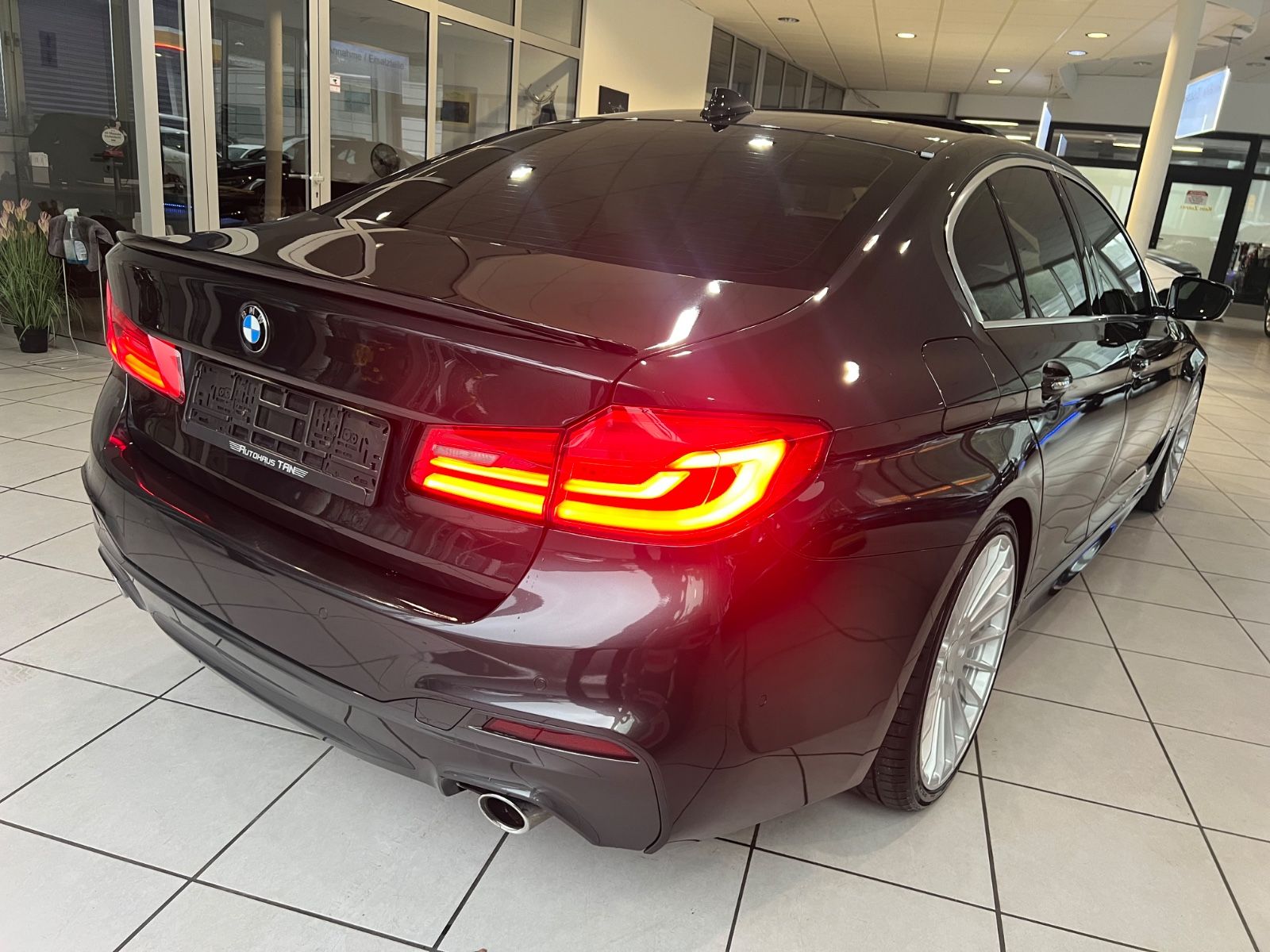 Fahrzeugabbildung BMW 530 d Lim. Luxury Line M Sport optik