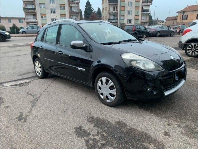 Renault Clio 2011 — rear view