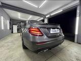Mercedes-Benz E 300 d Autom. - - Mercedes-Benz E 300 mit Diesel-Antrieb: Limousine