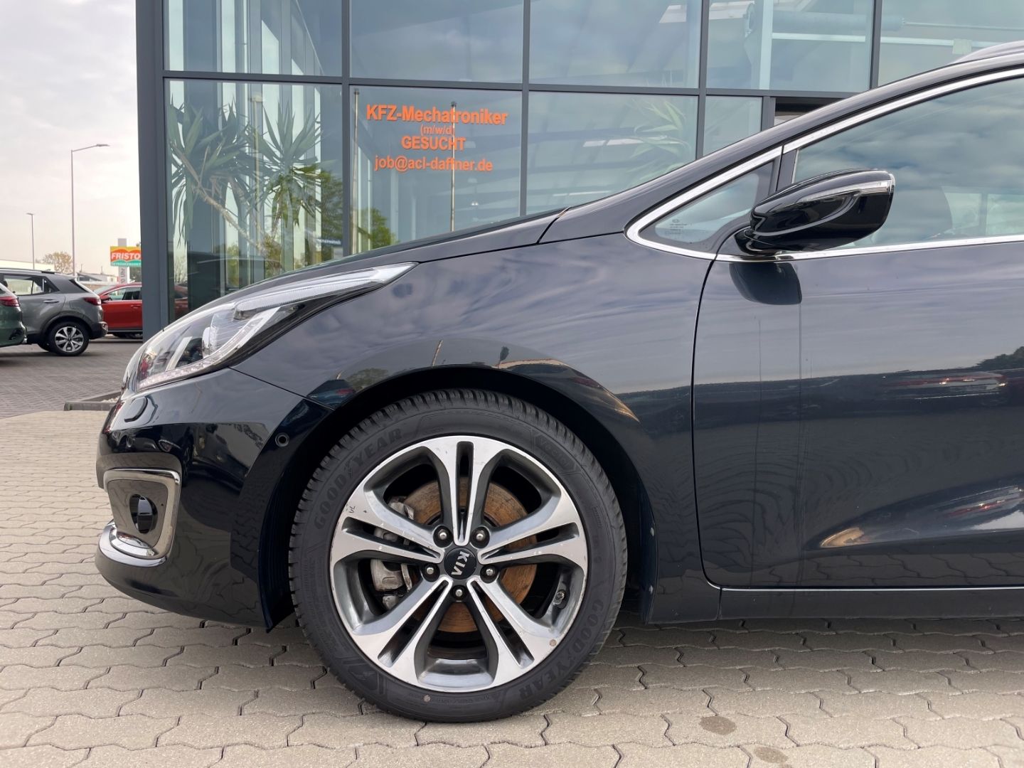 Fahrzeugabbildung Kia Ceed_sw Spirit Kamera totWinkAss SpurhalteAss