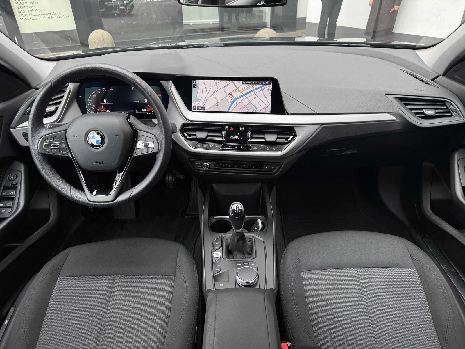 BMW 118i LC Prof. LED Navi PDC Tempomat DAB Shz