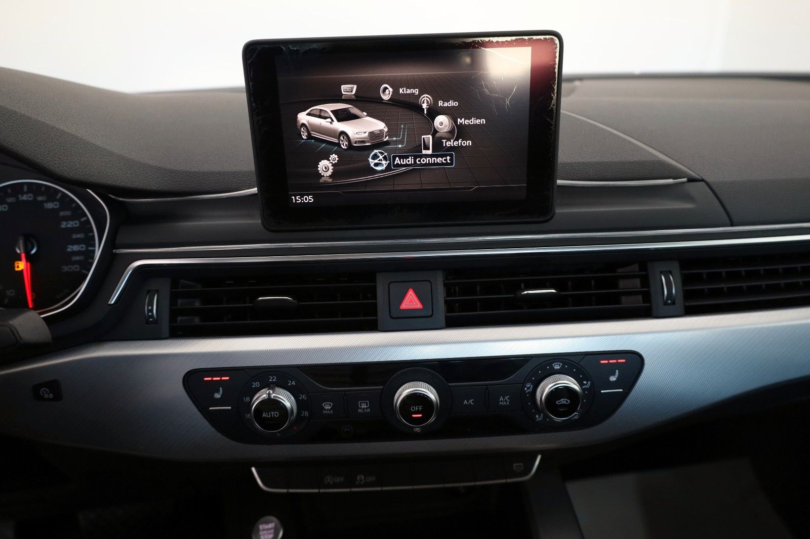 Fahrzeugabbildung Audi A4 Lim. S Line ext. Xenon,SH,PDC,Allwetter