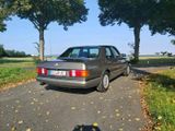Mercedes-Benz Mercedes W126 260 SE - Mercedes-Benz 260 mit Benzin-Antrieb: Limousine, W 260se