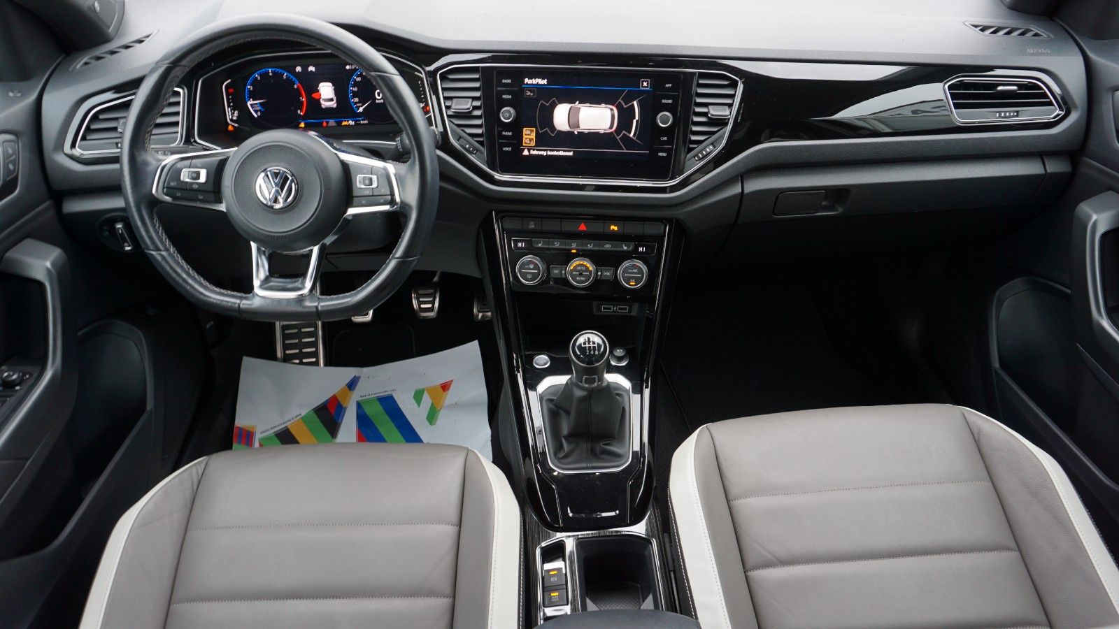 Fahrzeugabbildung Volkswagen T-Roc Style, Leder, Kamera, Black Edition, LED