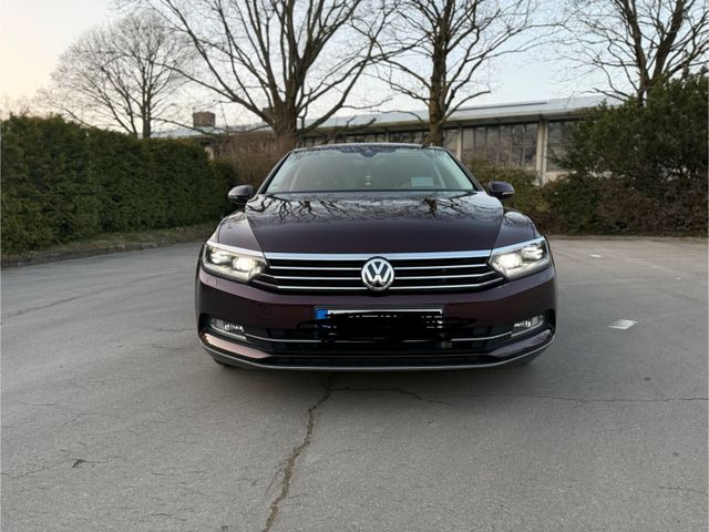 VW Passat high line DSG voll Ausstattung .
