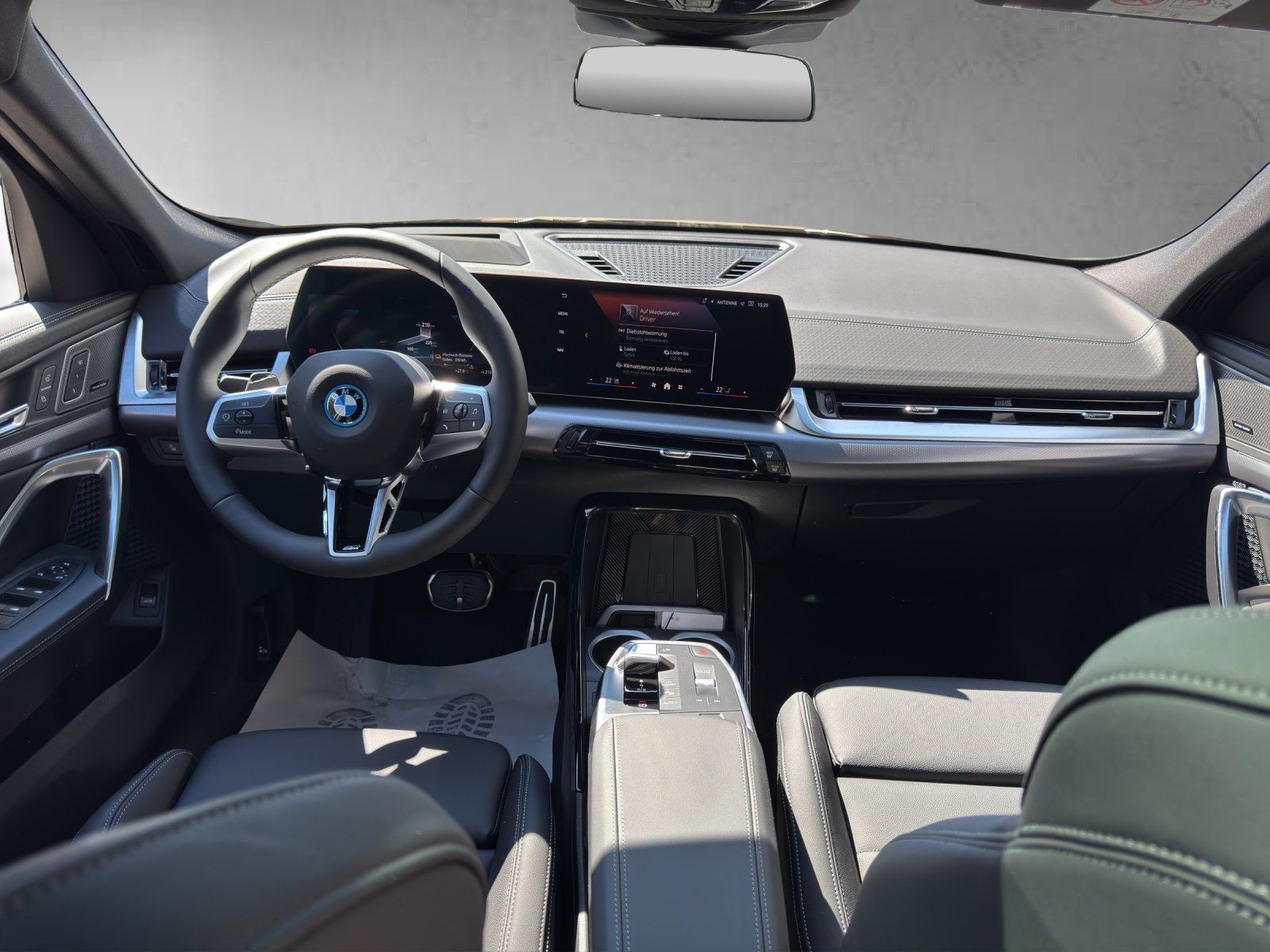 BMW iX2 - Bild 14