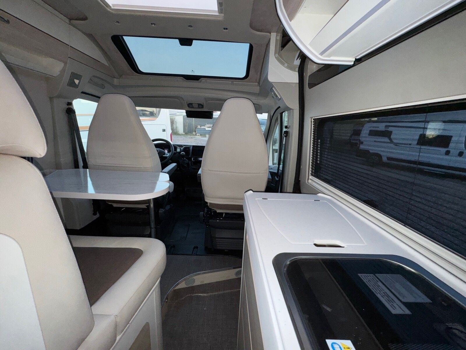 Fahrzeugabbildung Eura Mobil Van V 635 EB Radio DAB, Fahrassistenzpaket, RFK