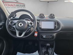 SMART forfour electric drive EQ Faltdach Apple CarPlay