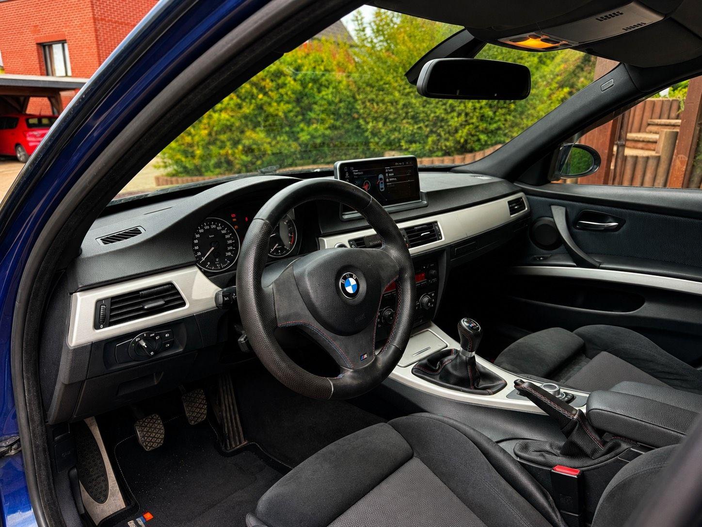 BMW 330 2006 — engine 300 HP (221kW)