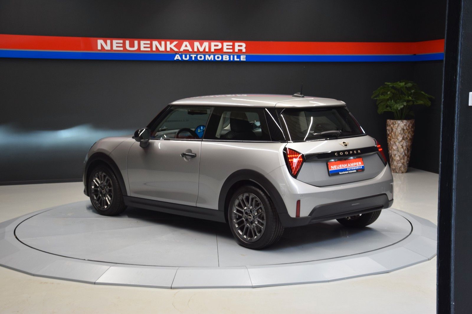 Fahrzeugabbildung MINI Cooper C Ambiente 2-Zonen LED Temp. SitzH.