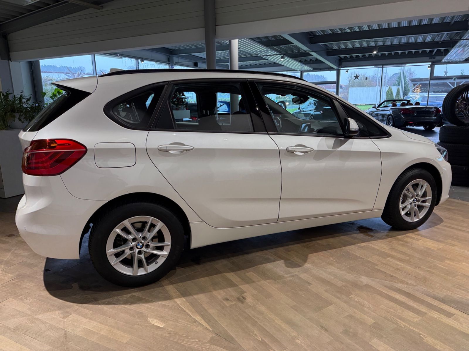 Fahrzeugabbildung BMW 218i Active Tourer *Navi*LED*Parkassis.*Komfortz