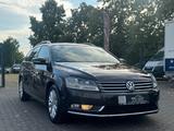 Volkswagen Passat Variant BlueMotion* 128 TKM*PDC*SHZG*TEMP - VW Passat Gebrauchtwagen in Köln