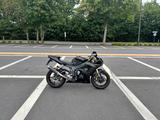 Yamaha YZF-R6 - YAMAHA SCHWARZ R6