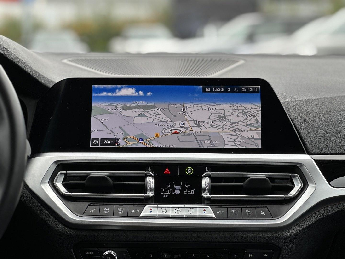 BMW 320d Touring Sport Line HiFi DAB LED WLAN RFK