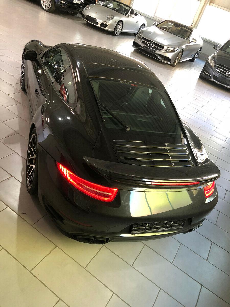 showroom-image-top