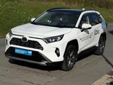 Toyota RAV 4 2,5 Motor Das Auto Hat Taxameter & Alarm - gebrauchte Toyota RAV 4 aus dem Jahr 2020