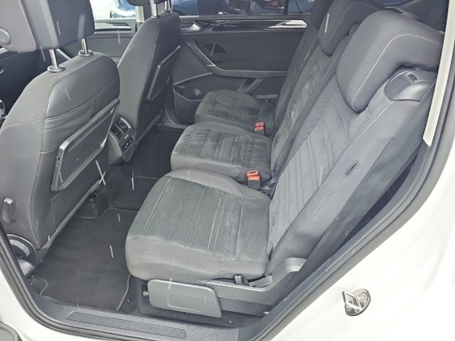 Fahrzeugabbildung Volkswagen Touran 1.5 TSI HIGHLINE 7-SITZER LED SHZ KLIMATR