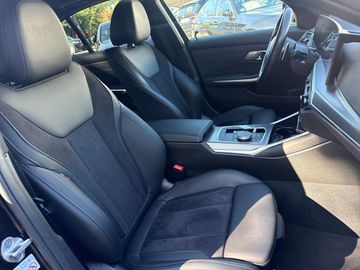 BMW 330e xDrive Limousine M Sportpaket HiFi DAB LED