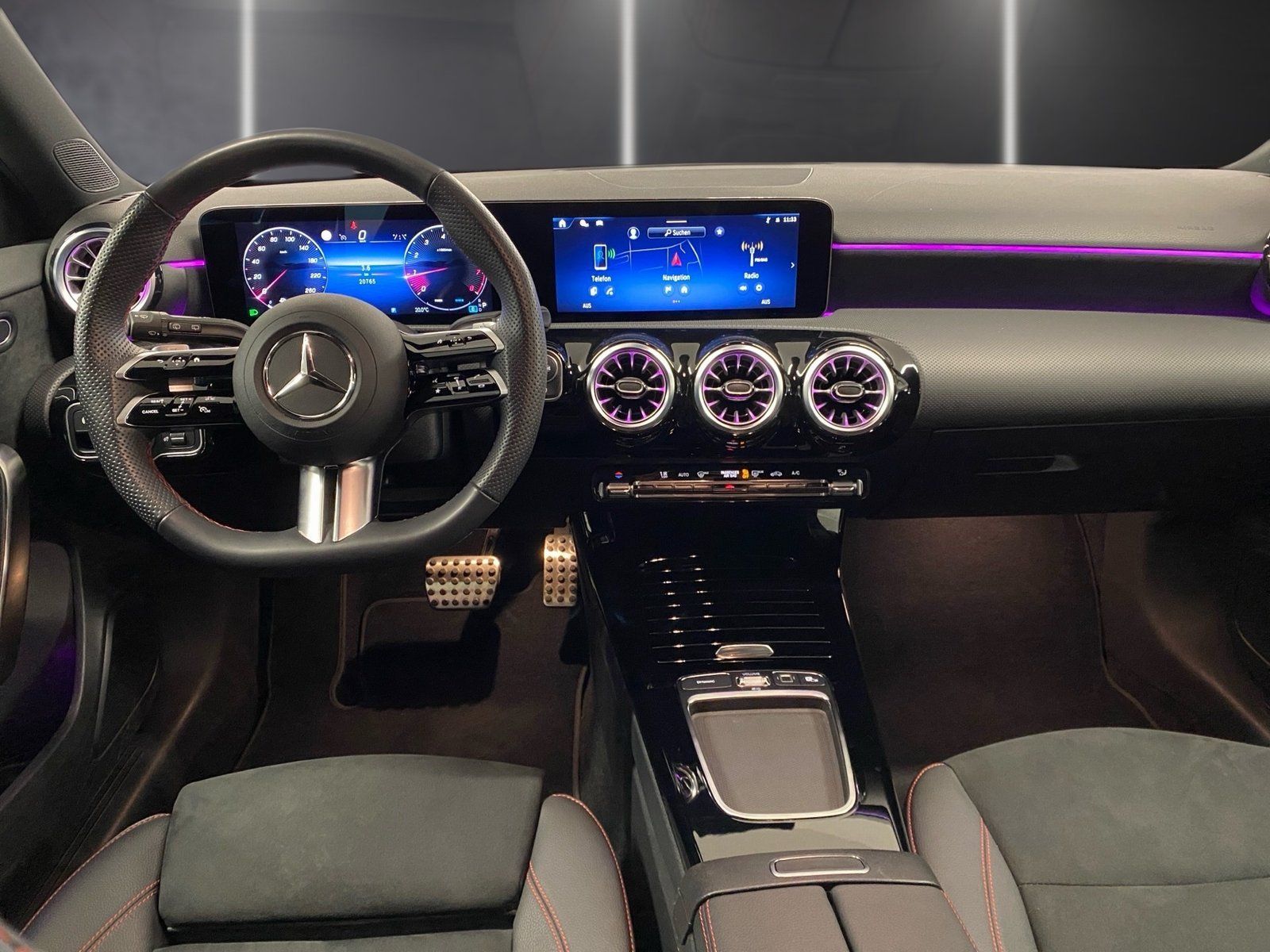 Fahrzeugabbildung Mercedes-Benz A 180 AMG Line*LED*Kamera*CarPlay*Spurhalte*SHZ*