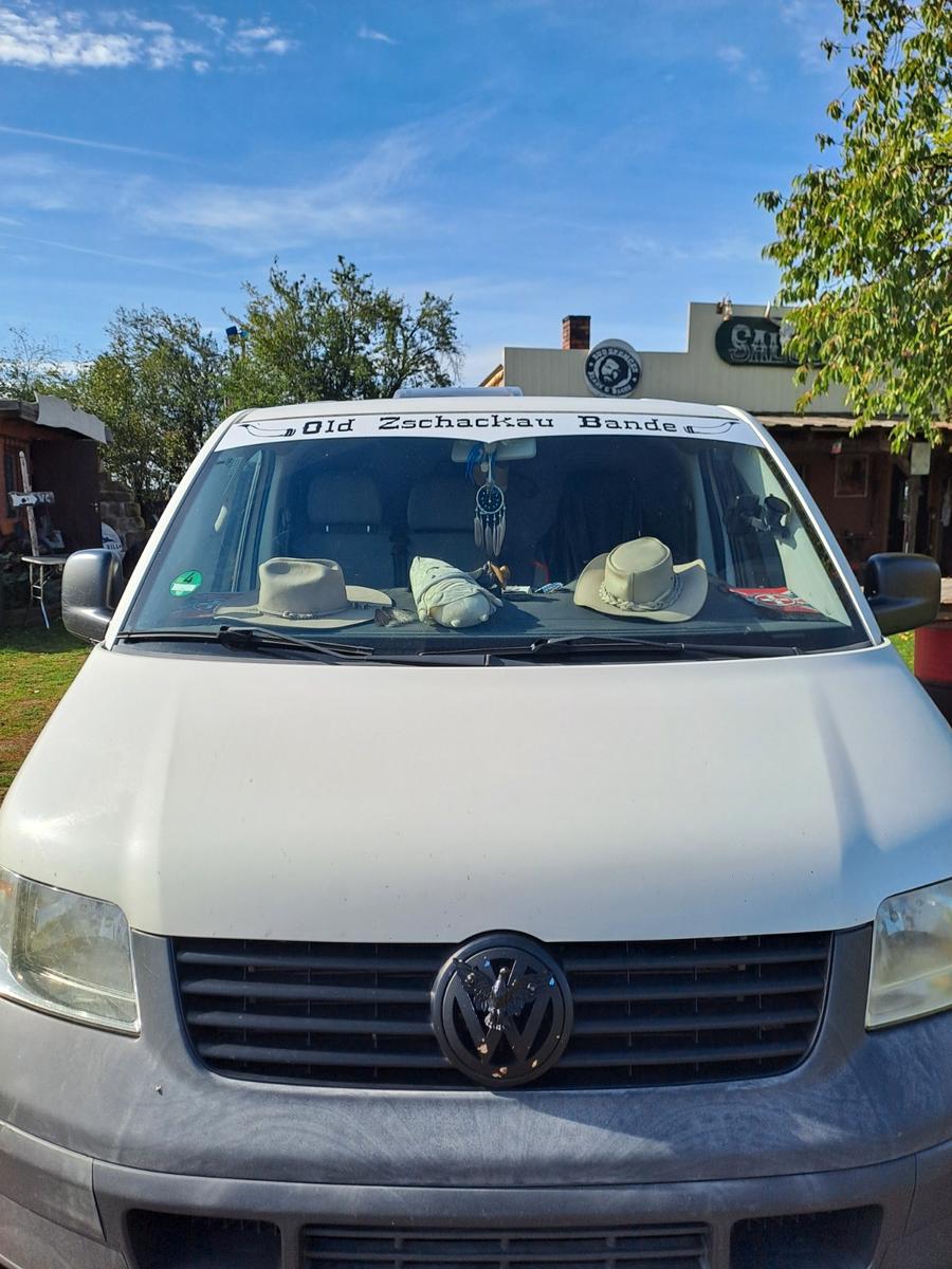 Volkswagen Transporter 2004 — вигляд ззаду
