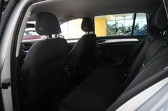 Fahrzeugabbildung Volkswagen Golf VII VARI. 1.4 TSI CUP NAVI/XENON/SHZ/TEMP.