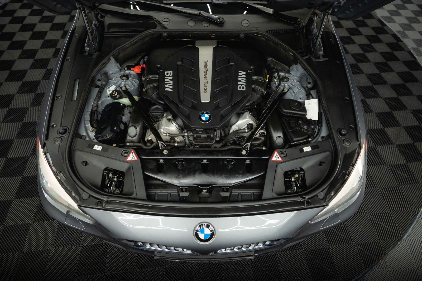 Fahrzeugabbildung BMW 550i xDrive Gran Turismo M-Sport *Pano*ACC*HU*