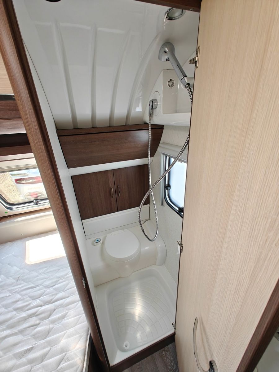 Fahrzeugabbildung Hobby Prestige 720 UKFe - Mover XT4, Isabella Vorzelt