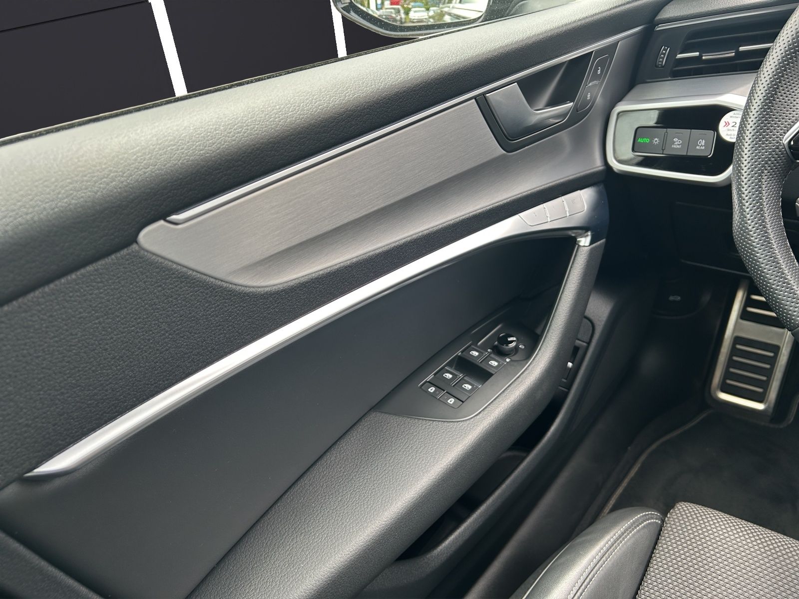 Fahrzeugabbildung Audi A6 Avant 40 TDI quattro sport LED AHK ACC RFK NA