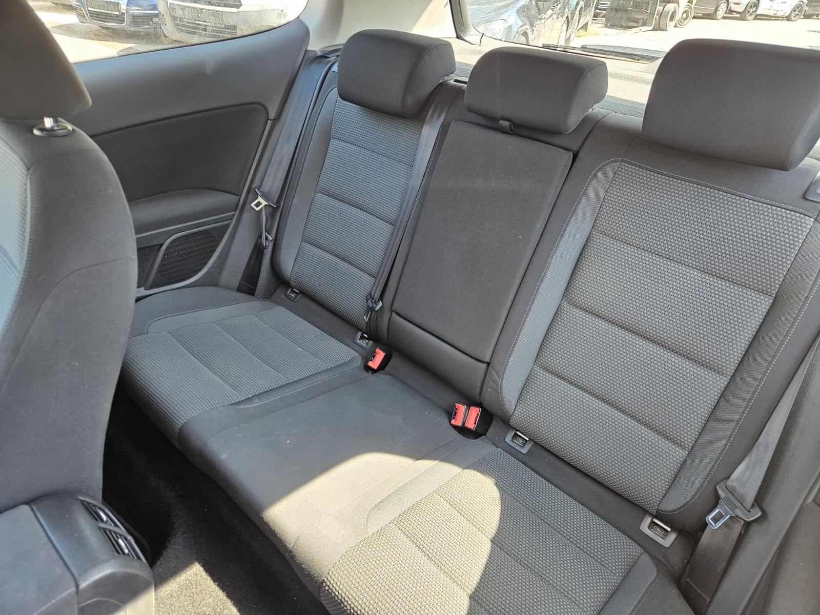 Volkswagen Golf 2010 — photo 13
