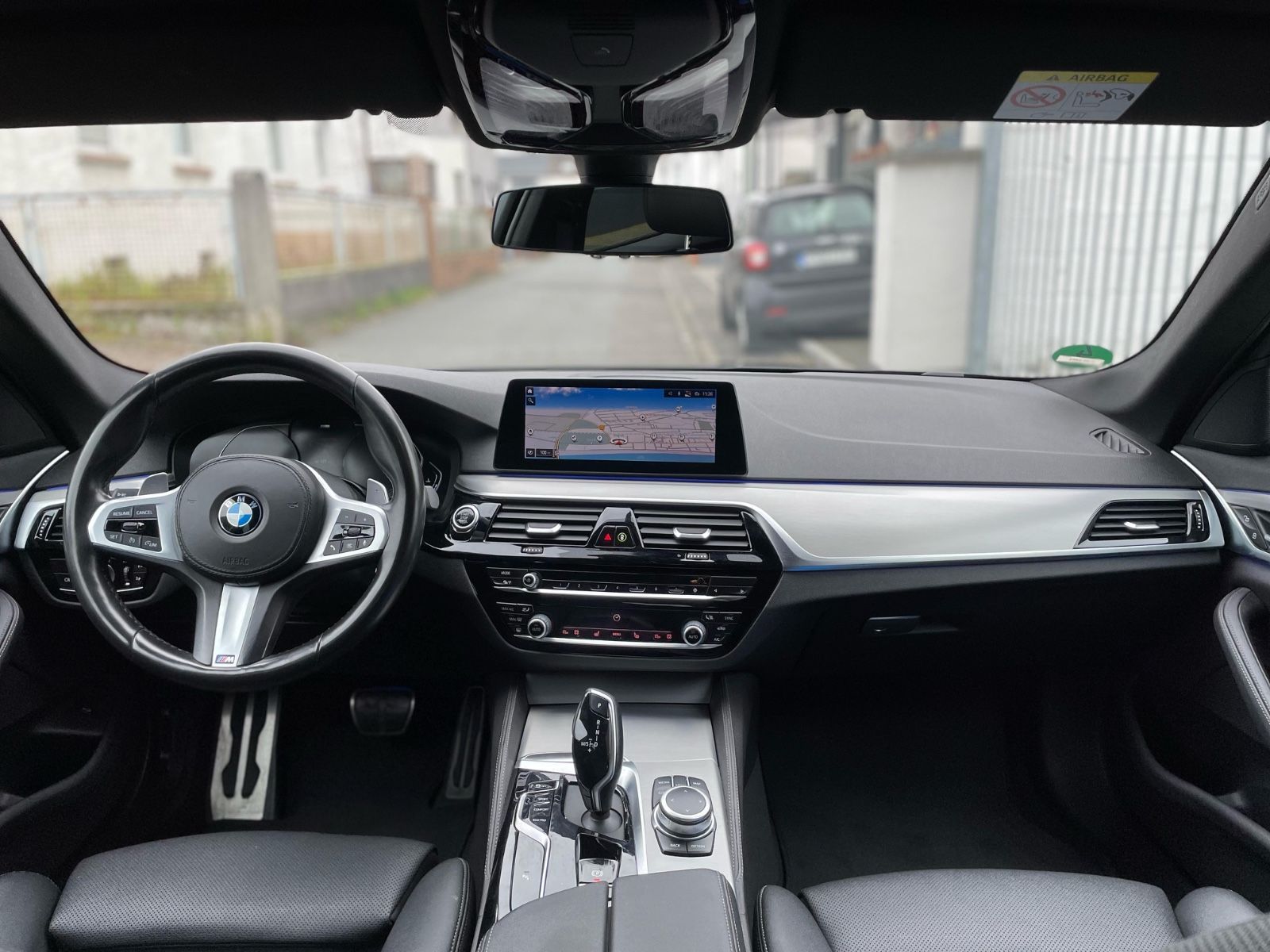 Fahrzeugabbildung BMW 530i Facelift |M Sport|Business|Cockpit+|Privacy