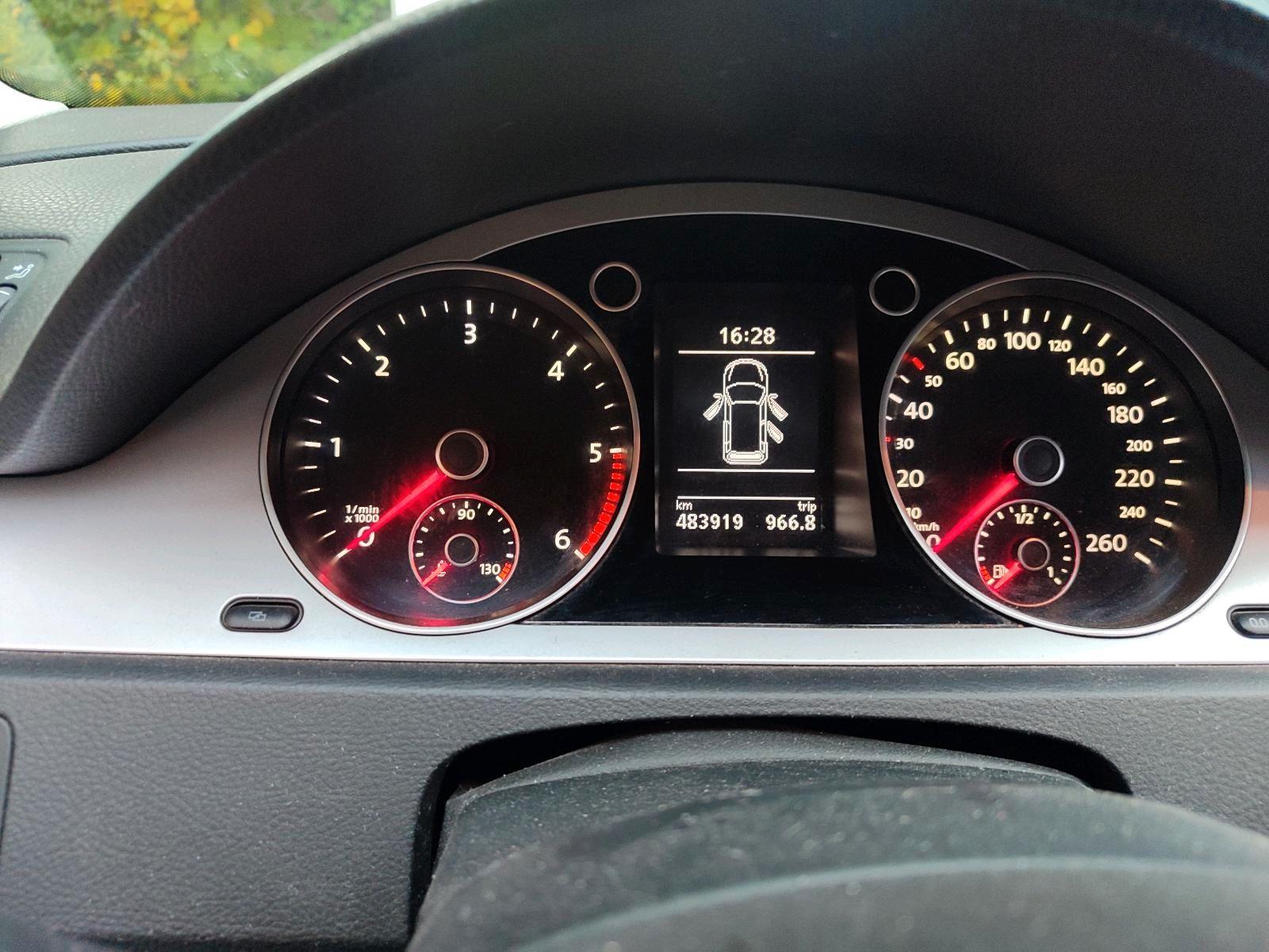 Volkswagen Passat 2010 — photo 13