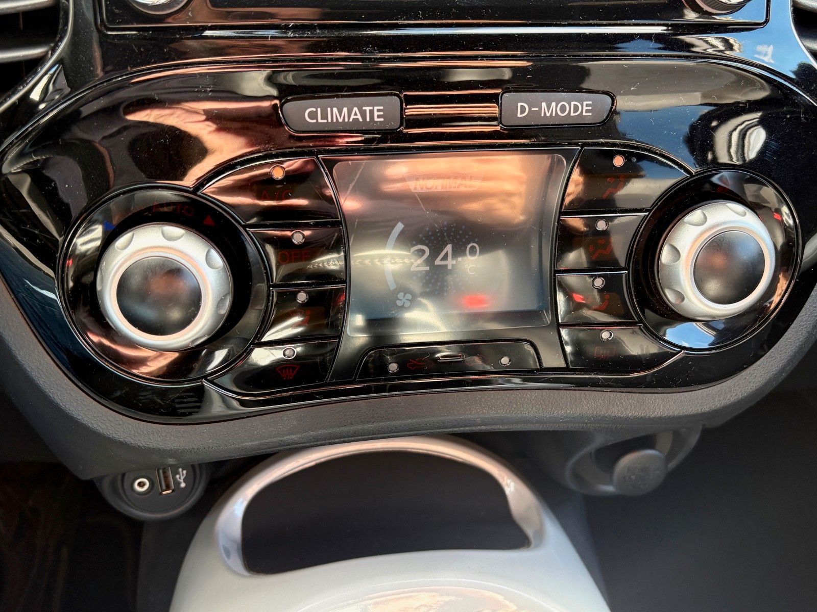 Fahrzeugabbildung Nissan Juke 1.2 N-Vision Navi Leder Kamera SCHECKHEFT