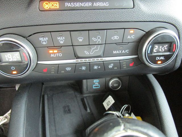 Kuga Titanium/LED/ACC/RFK/Key Free/TWA