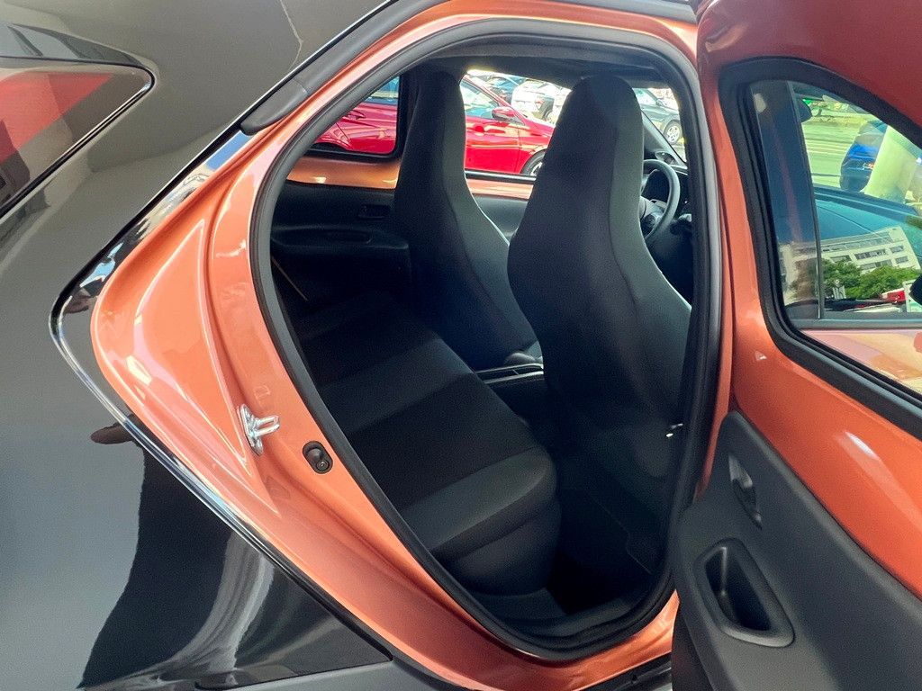 Fahrzeugabbildung Toyota Aygo 1.5 Lounge Kamera,LED,Matrix,Navi,SHZ,ACC