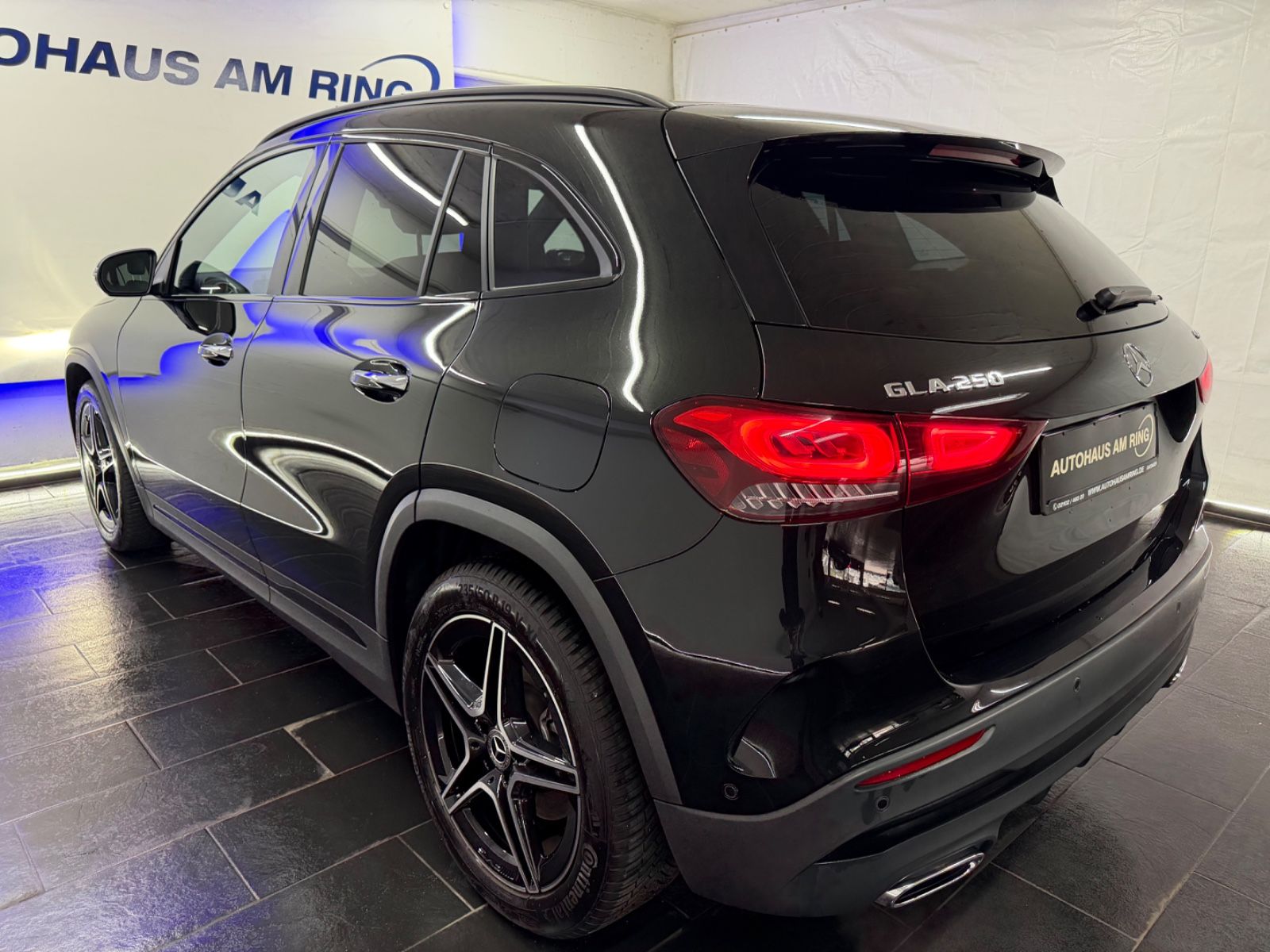 Mercedes-Benz GLA 250 4Matic AMG NIGHT 1HND 360° LED HUD APPLE foto 11