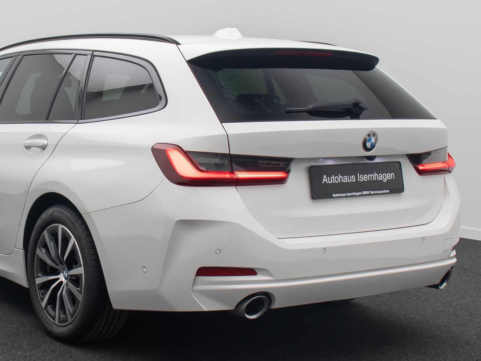 Fahrzeugabbildung BMW 320d Kamera DAB HiFi Panorama Sportsitz Leder