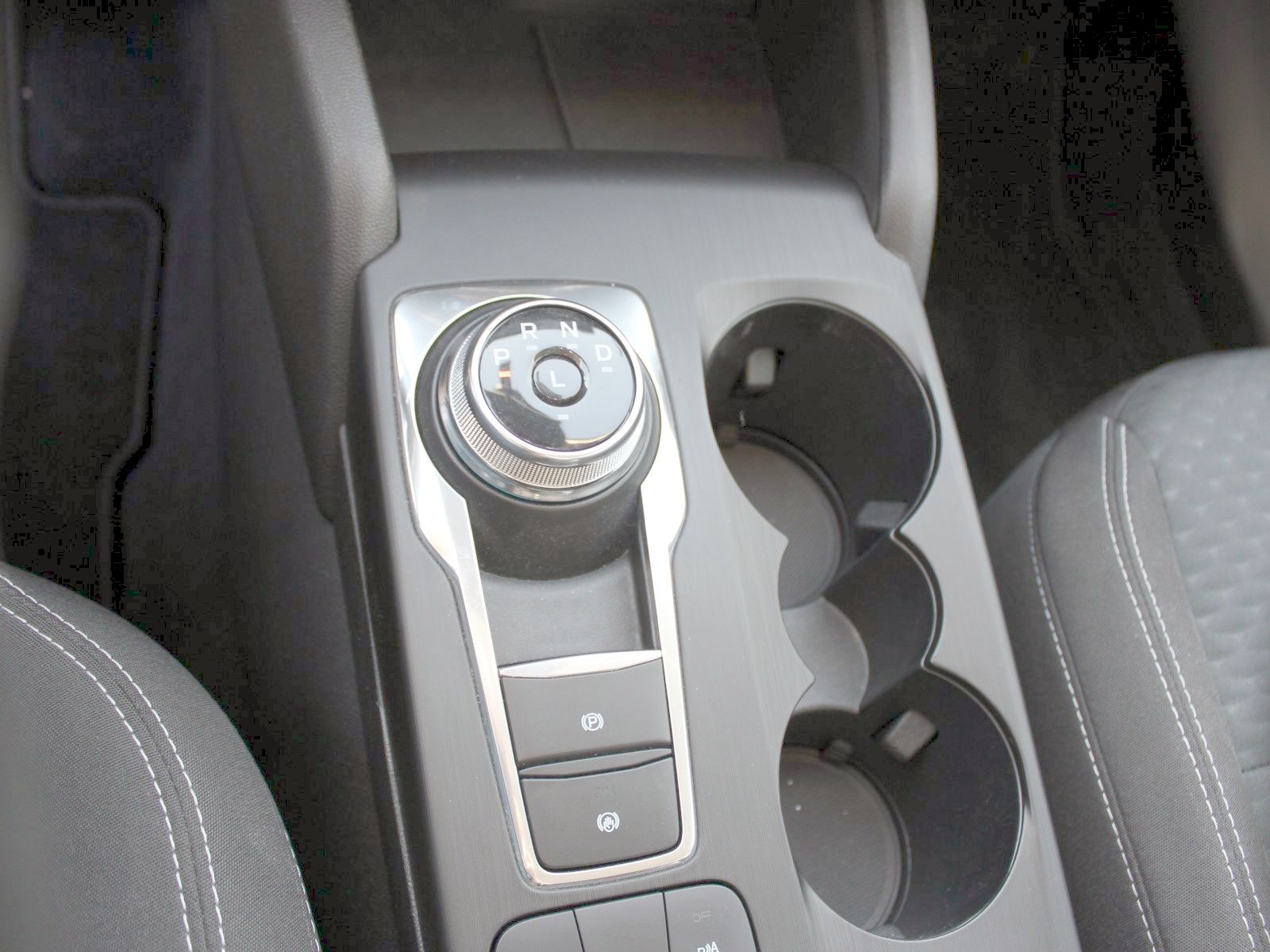 Fahrzeugabbildung Ford Kuga Plug-In Hybrid Cool & Connect 2,5 Duratec