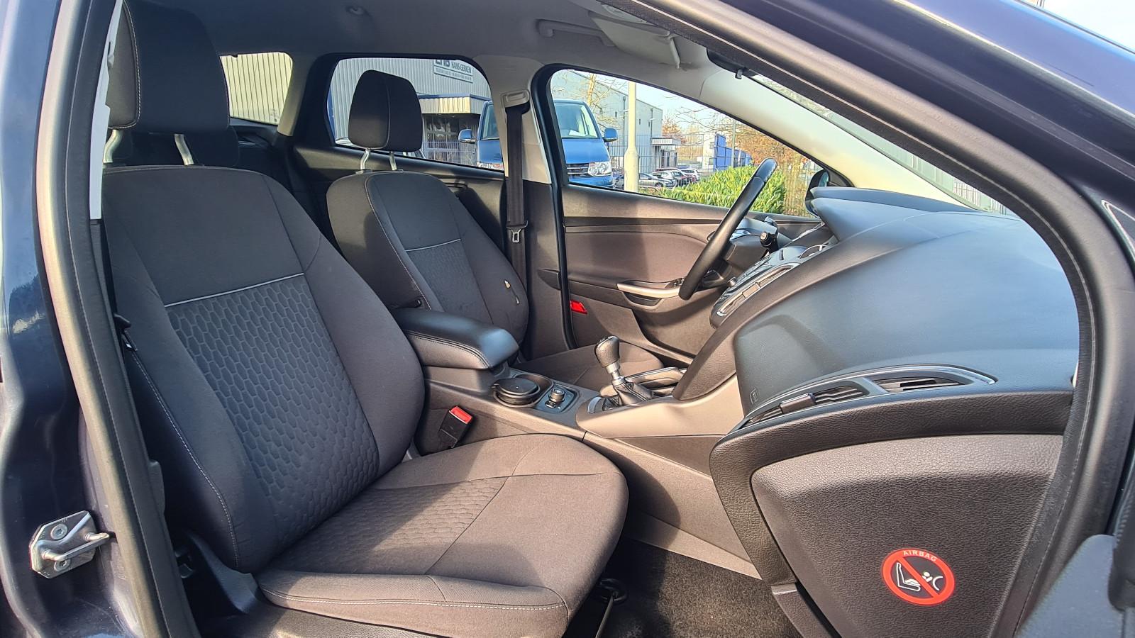 Ford Focus 2013 — photo 7