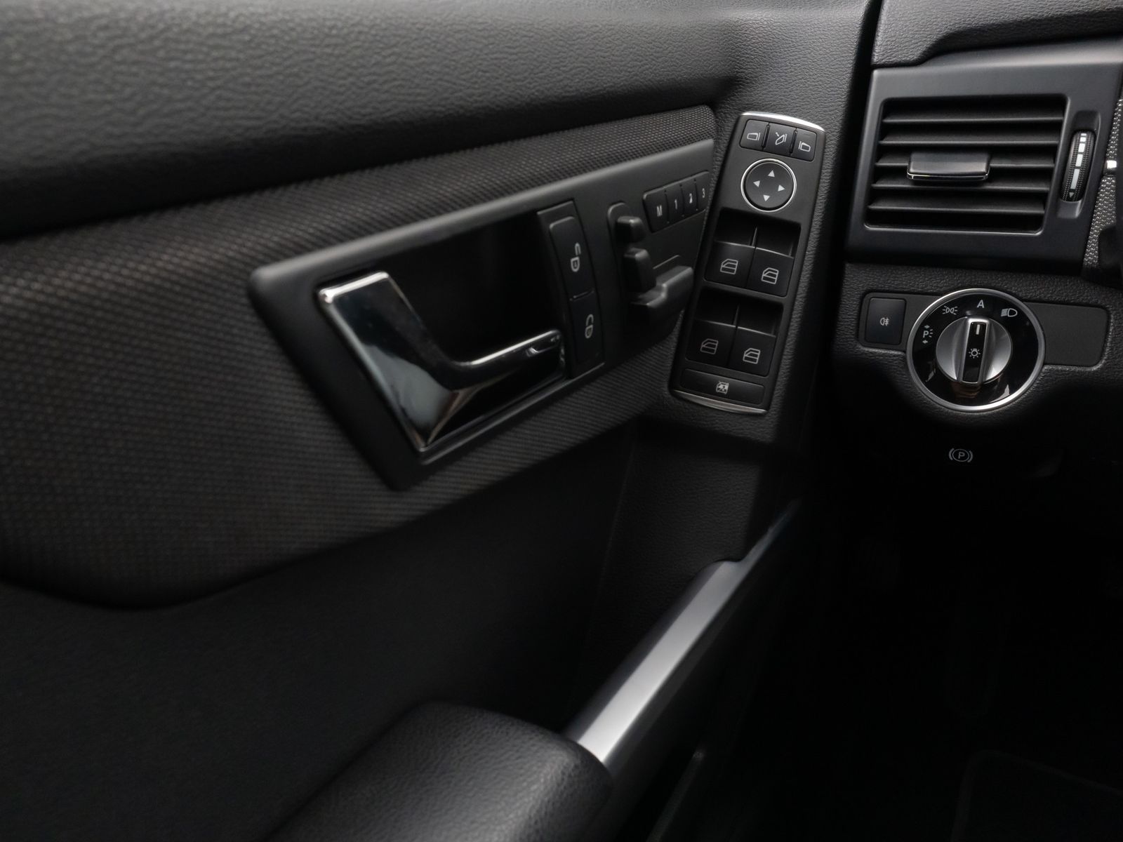 Fahrzeugabbildung Mercedes-Benz GLK 220 CDI BlueEfficiency 4Matic PDC Sitzhzg