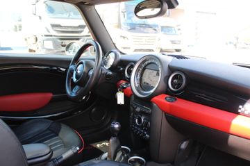 Fahrzeugabbildung MINI Mini John Cooper Works Leder Navi Pano