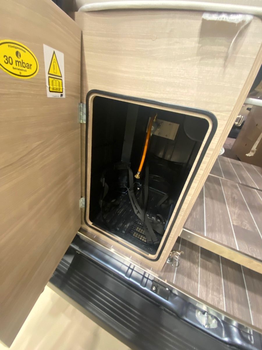 Fahrzeugabbildung Forster Livin´ up Pro V 636 EBL Vibe Edition *Autom.*Mar