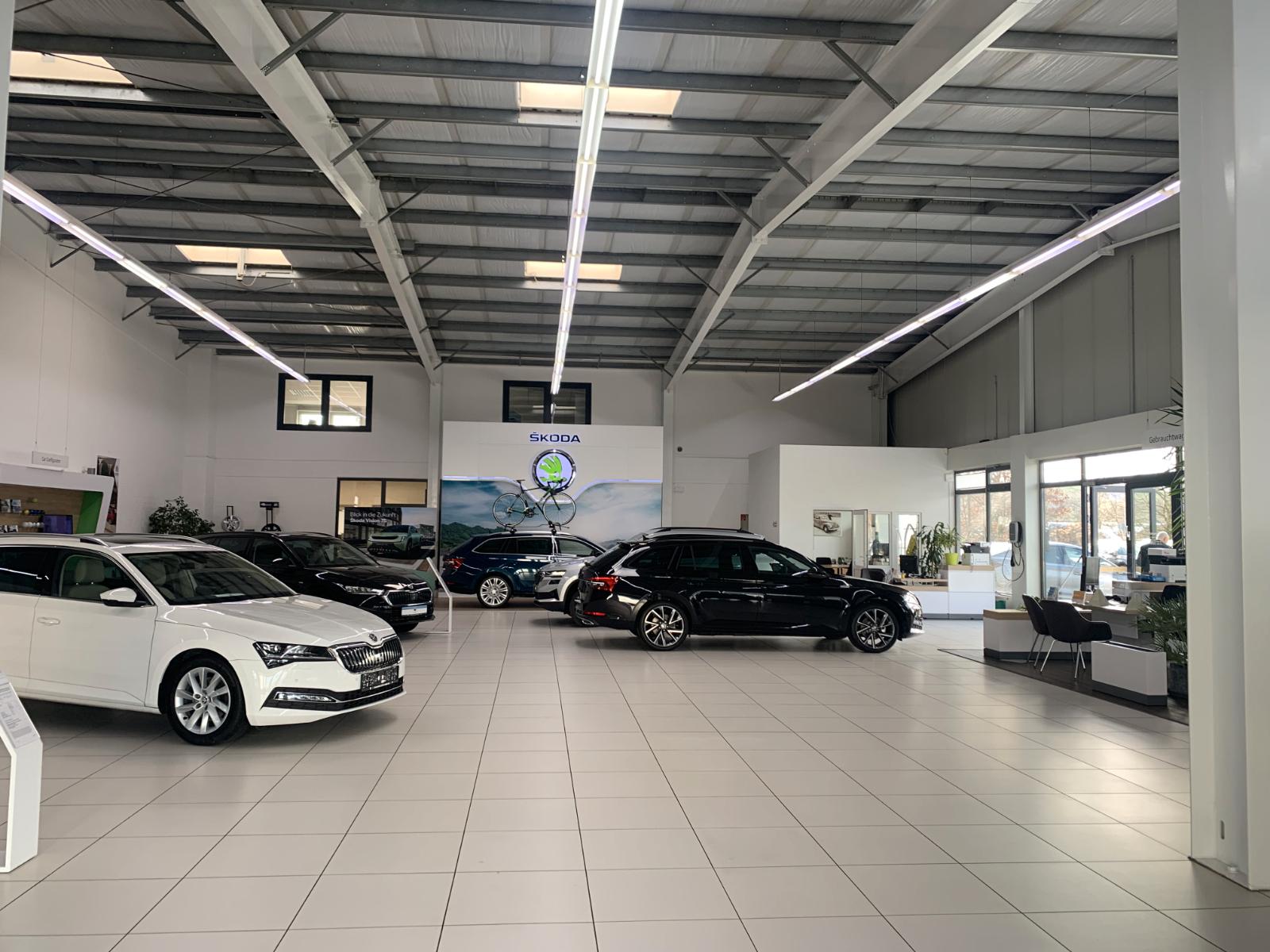 showroom-image-top