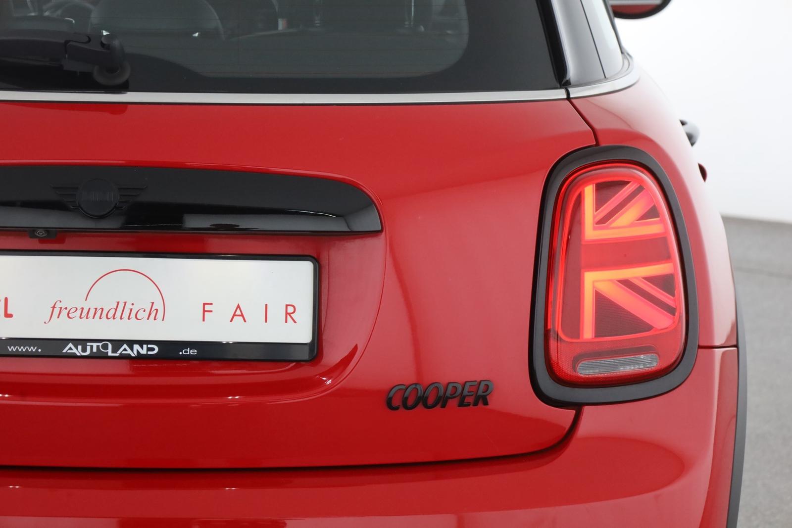 MINI Cooper 1.5 Classic Trim LED Navi Kamera Leder
